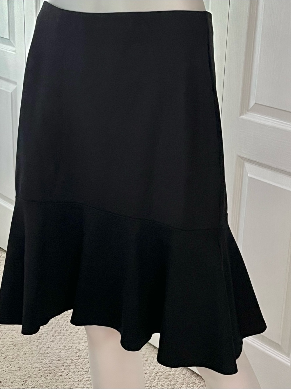 Lauren Ralph Lauren Women's Knee Length Pull On Skirt Black With A Base Flare M